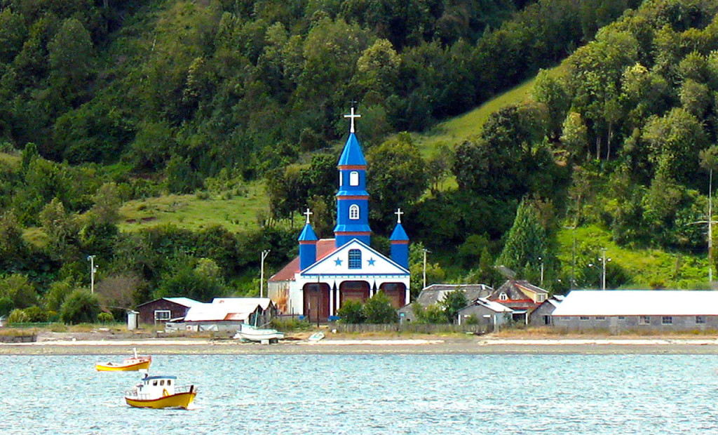 Iglesia de Tenaún. Isla Grande de Chiloé | CC Robert Gould